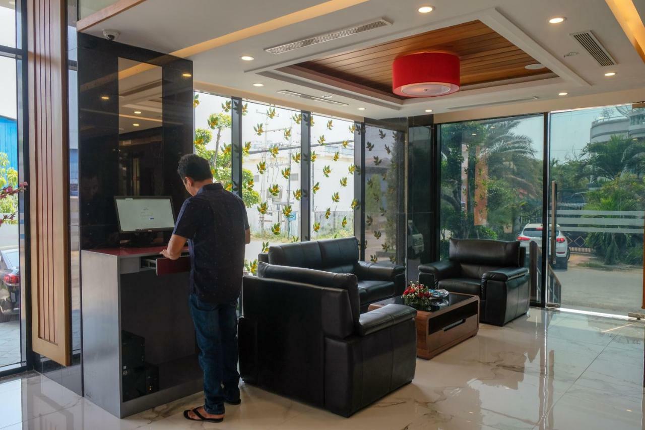 Ritz Grand Hotel Mandalay Esterno foto