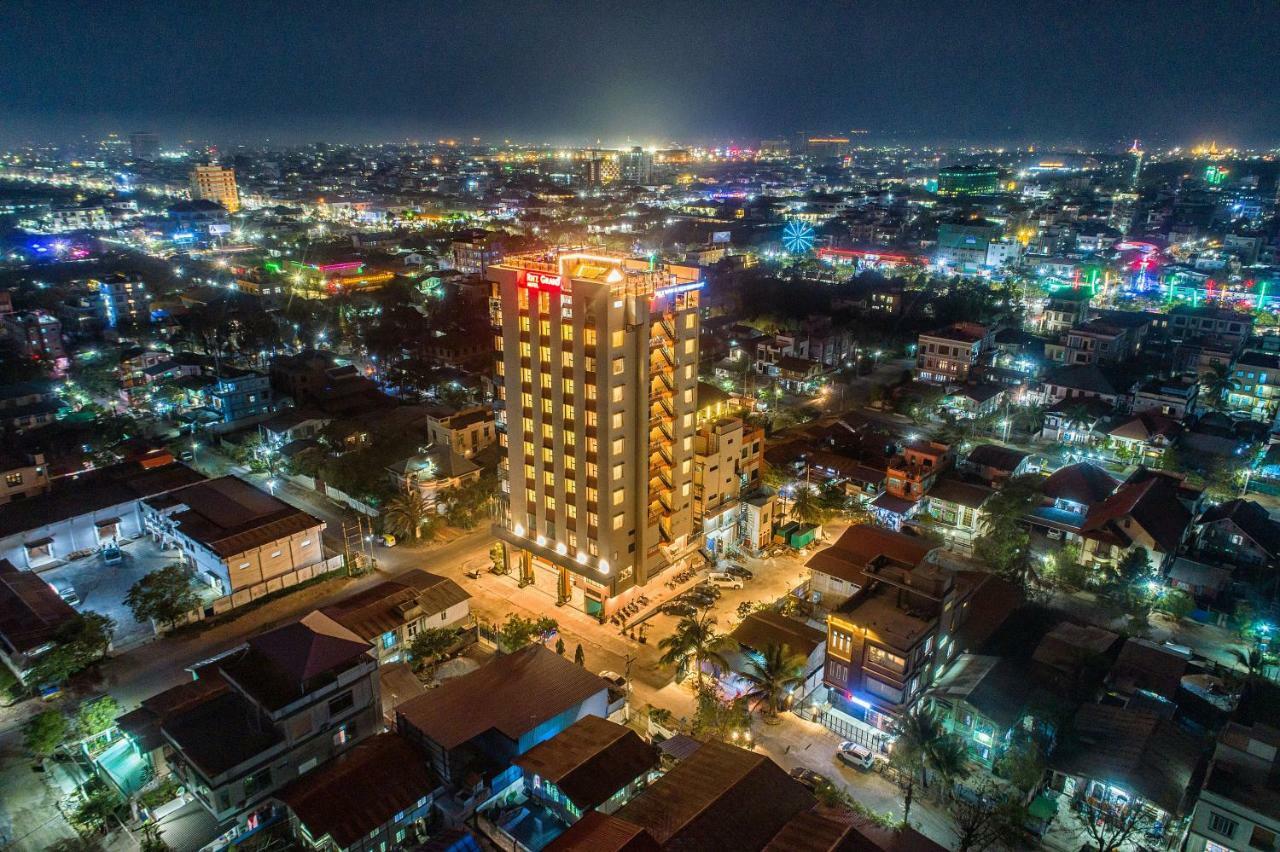 Ritz Grand Hotel Mandalay Esterno foto