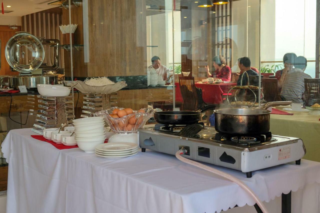 Ritz Grand Hotel Mandalay Esterno foto