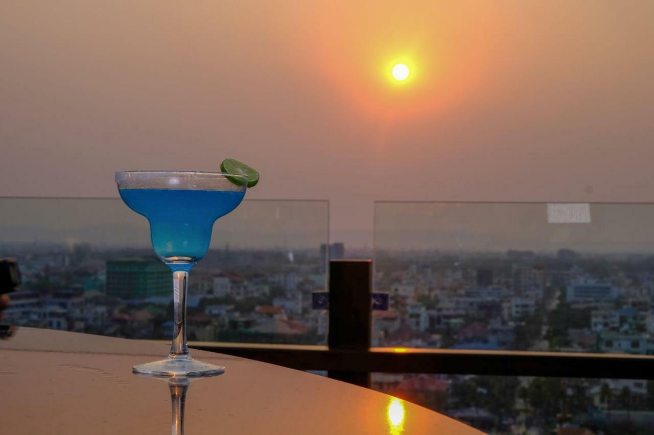 Ritz Grand Hotel Mandalay Esterno foto