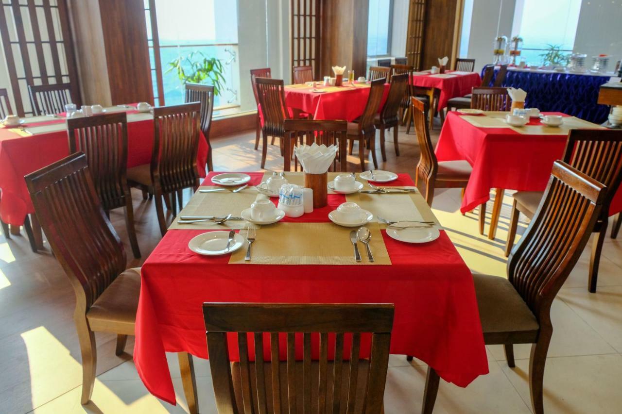 Ritz Grand Hotel Mandalay Esterno foto