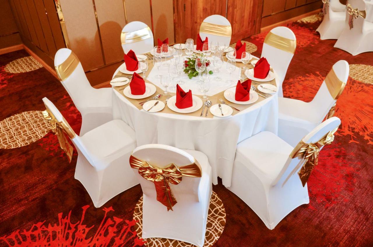 Ritz Grand Hotel Mandalay Esterno foto