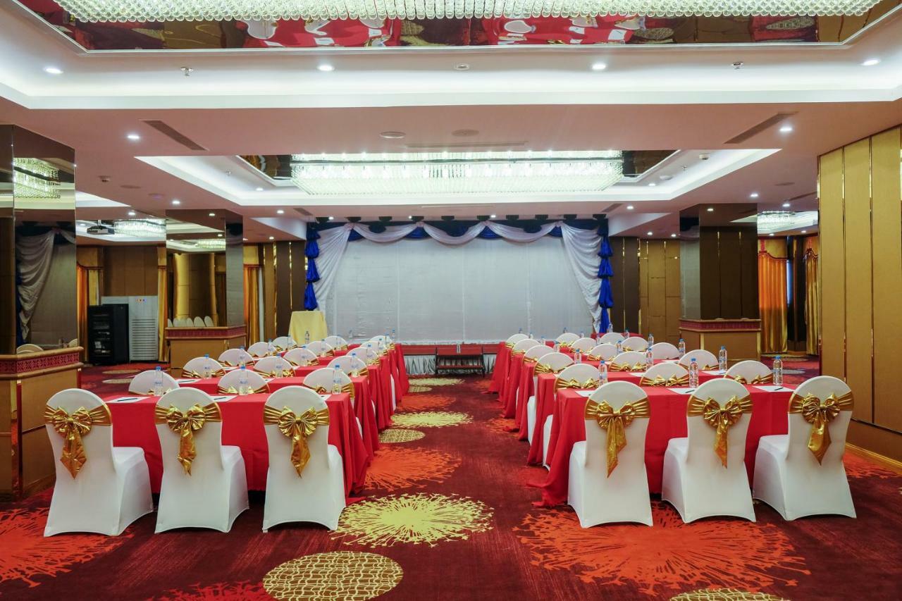 Ritz Grand Hotel Mandalay Esterno foto