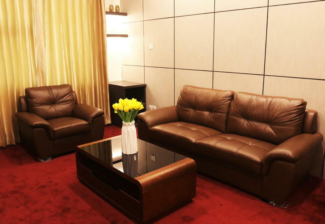 Ritz Grand Hotel Mandalay Esterno foto